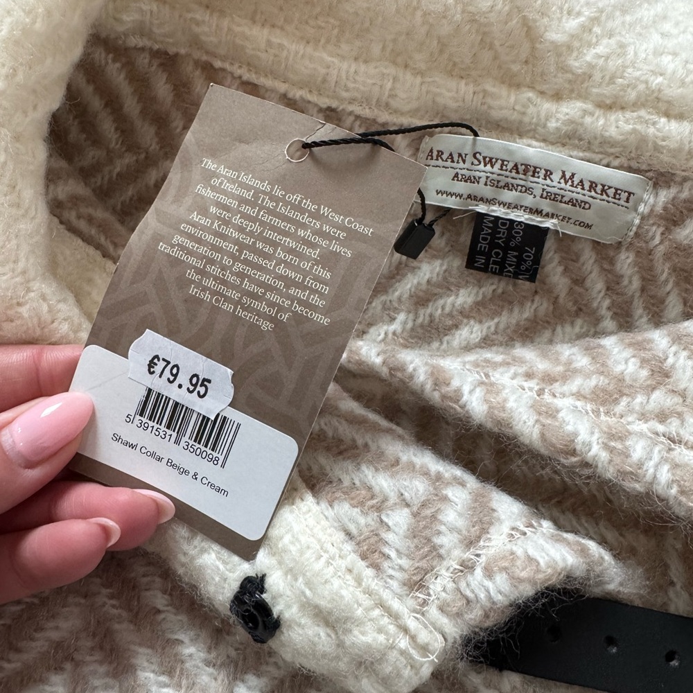 Aran Sweater Market - Wool-Blend Shawl Poncho - One Size - Beige & Cream - NWT - Picture 3 of 6